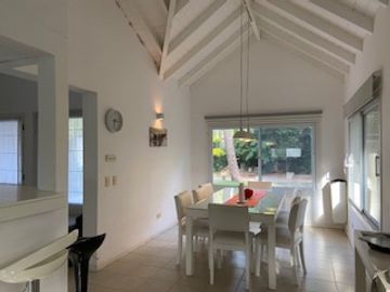 Chalet en venta en Carilo