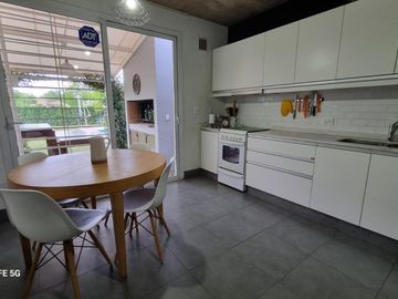 VENTA CASA CHACRAS DE CORIA SOLARES DE GABRIELLI