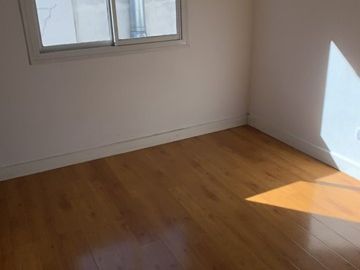 Triplex 4 amb. c/patio