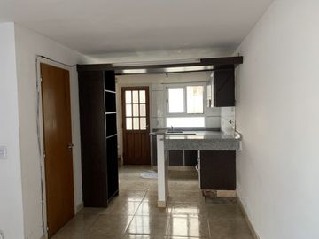 Triplex 4 amb. c/patio