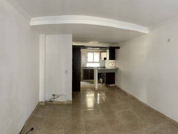 Triplex 4 amb. c/patio
