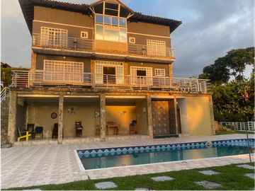 Venta Casa Campestre vía Calarcá a Barcelona. Quindío. COD: 8360878