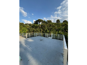 Venta Casa Campestre vía Calarcá a Barcelona. Quindío. COD: 8360878