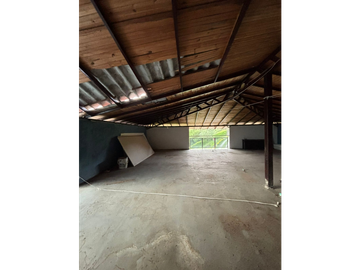 Venta Casa Campestre vía Calarcá a Barcelona. Quindío. COD: 8360878
