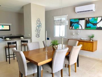 Casa en Preventa de 3 Recámaras  y doble altura en Real Montejo, Amaral Malva
