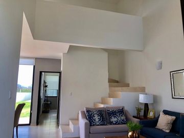 Casa en Preventa de 3 Recámaras  y doble altura en Real Montejo, Amaral Malva