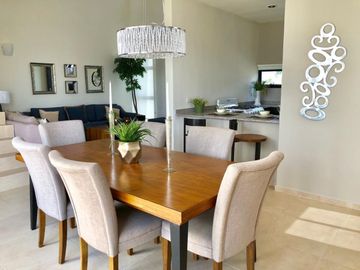 Casa en Preventa de 3 Recámaras  y doble altura en Real Montejo, Amaral Malva