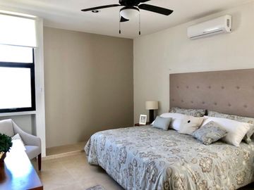 Casa en Preventa de 3 Recámaras  y doble altura en Real Montejo, Amaral Malva
