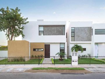 Casa en Preventa de 3 Recámaras  y doble altura en Real Montejo, Amaral Malva