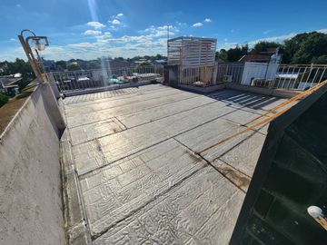 HERMOSA CASA DE DOS PLANTAS - CATEGORÍA PREMIUM