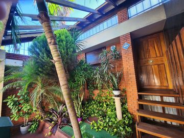 HERMOSA CASA DE DOS PLANTAS - CATEGORÍA PREMIUM