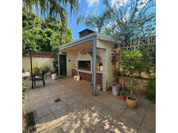 HERMOSA CASA DE DOS PLANTAS - CATEGORÍA PREMIUM