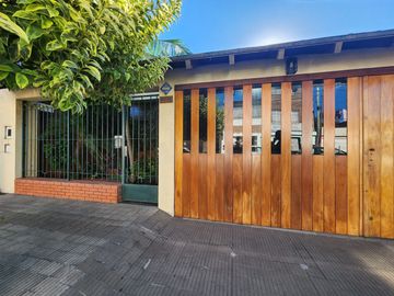 HERMOSA CASA DE DOS PLANTAS - CATEGORÍA PREMIUM