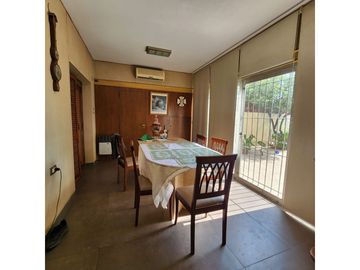 HERMOSA CASA DE DOS PLANTAS - CATEGORÍA PREMIUM
