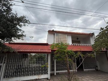 Casa  en Venta en Col. Paraíso, Guadalupe, Nuevo León