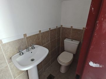 DUPLEX COMPLEJO INTERNO EN VENTA CALLE LAPRIDA AL 700