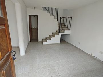 DUPLEX COMPLEJO INTERNO EN VENTA CALLE LAPRIDA AL 700