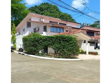 VENDO DUPLEX DE TRES NIVELES EL CANGREJO