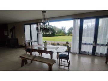 LOS ACANTILADOS - MAGNIFICA RESIDENCIA SOBRE PARQUE DE 23.900 M2