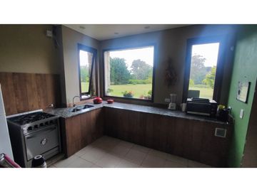 LOS ACANTILADOS - MAGNIFICA RESIDENCIA SOBRE PARQUE DE 23.900 M2