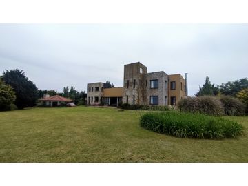 LOS ACANTILADOS - EXCLUSIVA PROPIEDAD SOBRE 2,39 HAS. DE PARQUE