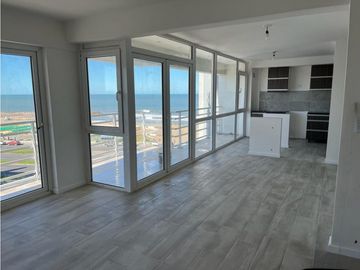 Departamento 2 ambientes a estrenar frente al mar