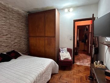 Casa PH en venta en Bernal Oeste