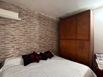 Casa PH en venta en Bernal Oeste