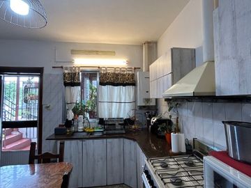 Casa PH en venta en Bernal Oeste