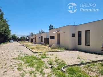 Casa en Venta en Cerca de Colegio Almenar de Pirque, de Copec y centro de eventos Subercaseaux