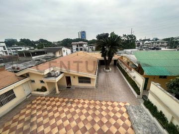 Terreno de oportunidad ideal para proyecto comercial o habitacional en Urdesa