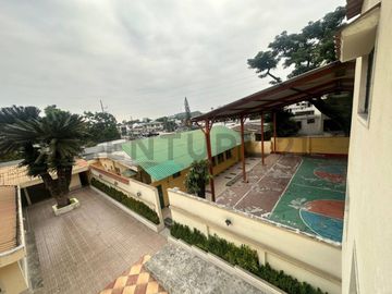 Terreno de oportunidad ideal para proyecto comercial o habitacional en Urdesa