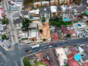 Terreno de oportunidad ideal para proyecto comercial o habitacional en Urdesa