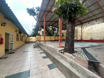 Terreno de oportunidad ideal para proyecto comercial o habitacional en Urdesa