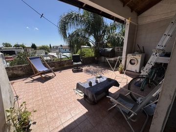 VENTA CHALET PH DE 4 AMBIENTES EN VILLA ADELINA