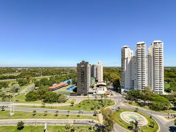 Departamento en Venta, con Cochera, en Torre Road Brickell - Tigre - GBA Norte
