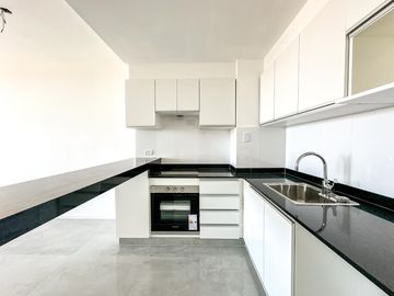 Departamento en Venta, con Cochera, en Torre Road Brickell - Tigre - GBA Norte