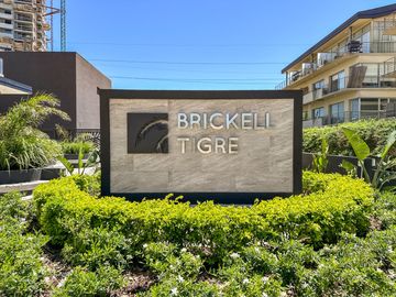 Departamento en Venta, con Cochera, en Torre Road Brickell - Tigre - GBA Norte