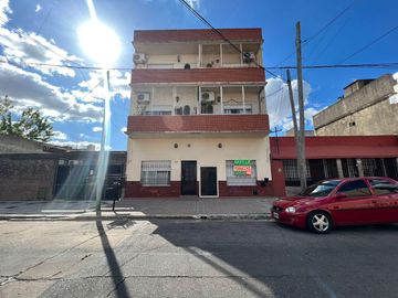 Depto 3amb c/ patio Excelente Ubi