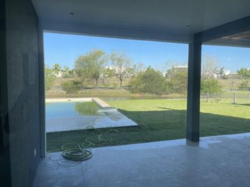 Casa en El Canton GOLF al agua