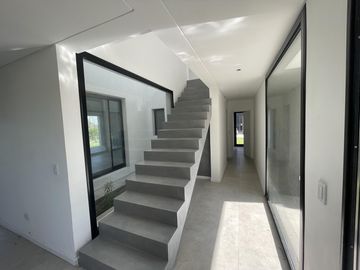 Casa en El Canton GOLF al agua