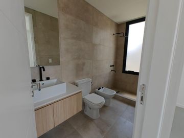 Casa con pileta en Pilara