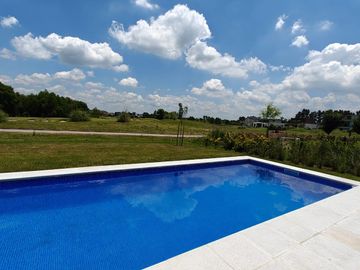 Casa con pileta en Pilara