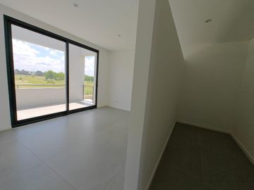 Casa con pileta en Pilara