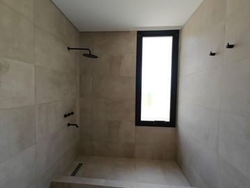 Casa con pileta en Pilara