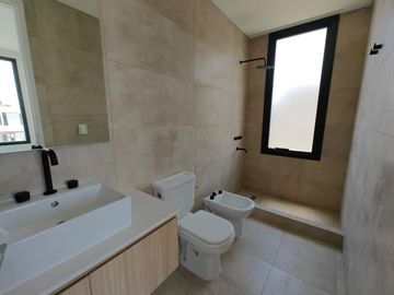 Casa con pileta en Pilara