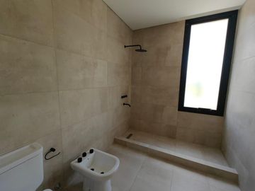 Casa con pileta en Pilara