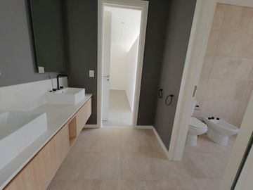 Casa con pileta en Pilara