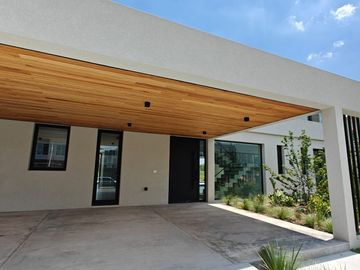 Casa con pileta en Pilara
