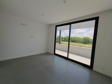 Casa con pileta en Pilara